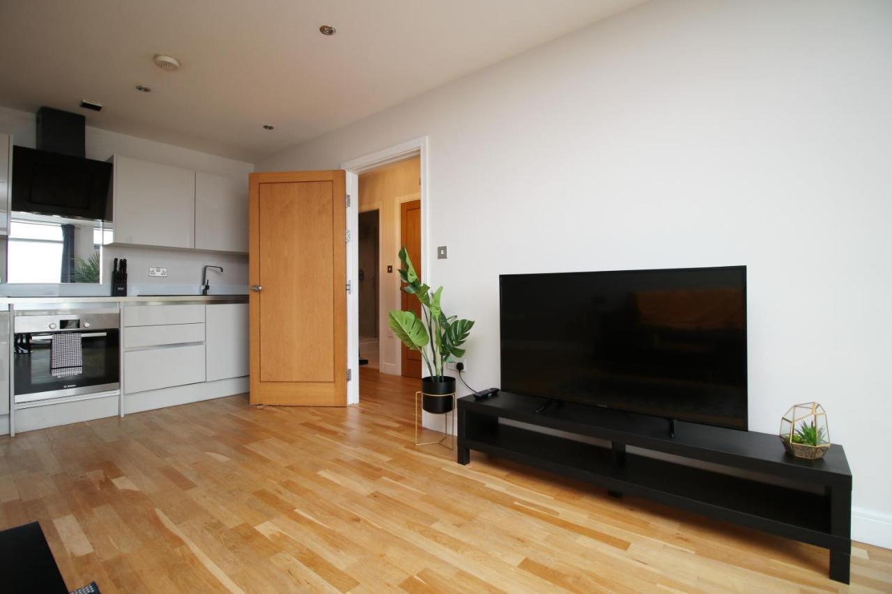 The View - Long Stay Offer - Modern Central Apartment And Parking By Cto Serviced Apartments Cardiff Luaran gambar