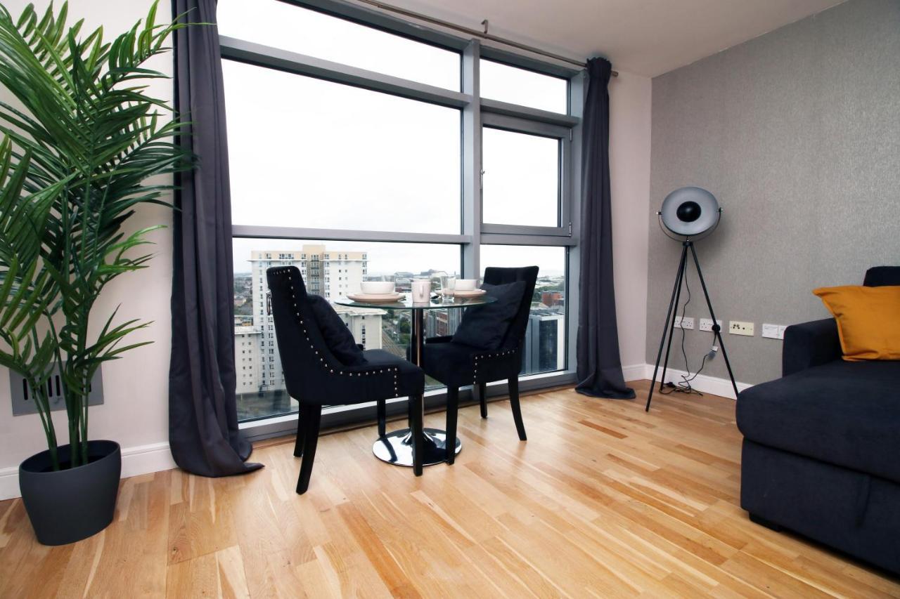 The View - Long Stay Offer - Modern Central Apartment And Parking By Cto Serviced Apartments Cardiff Luaran gambar