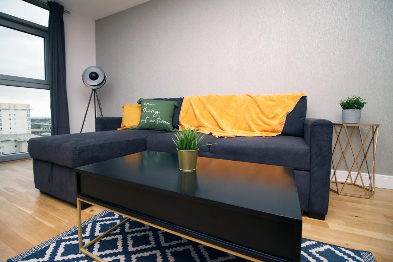 The View - Long Stay Offer - Modern Central Apartment And Parking By Cto Serviced Apartments Cardiff Luaran gambar